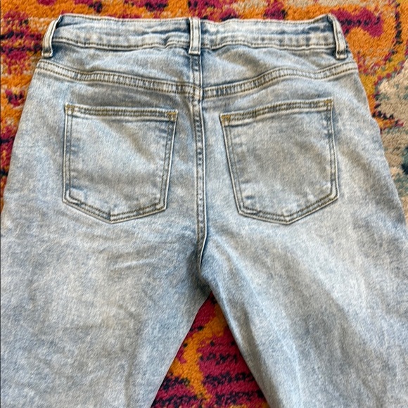 Art Class Blue Distressed Jeans - Picture 5 of 9